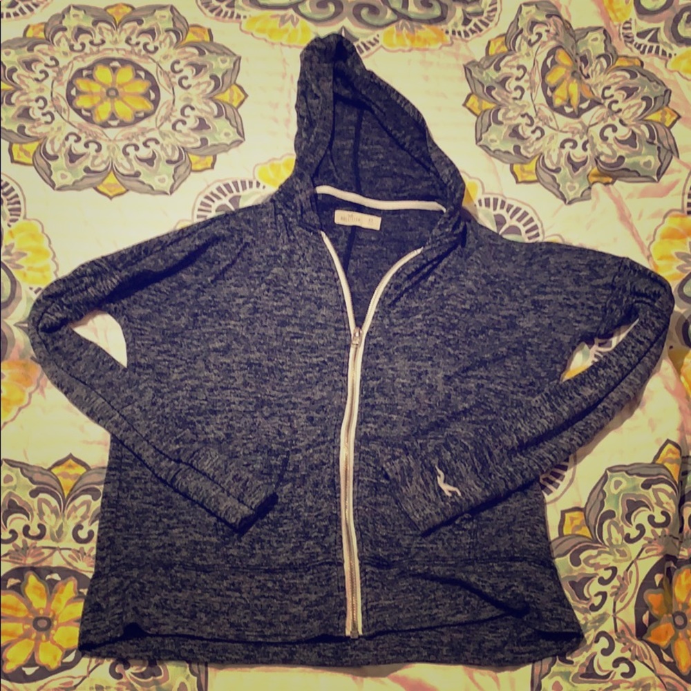 Hollister thin hoodie that is zip up